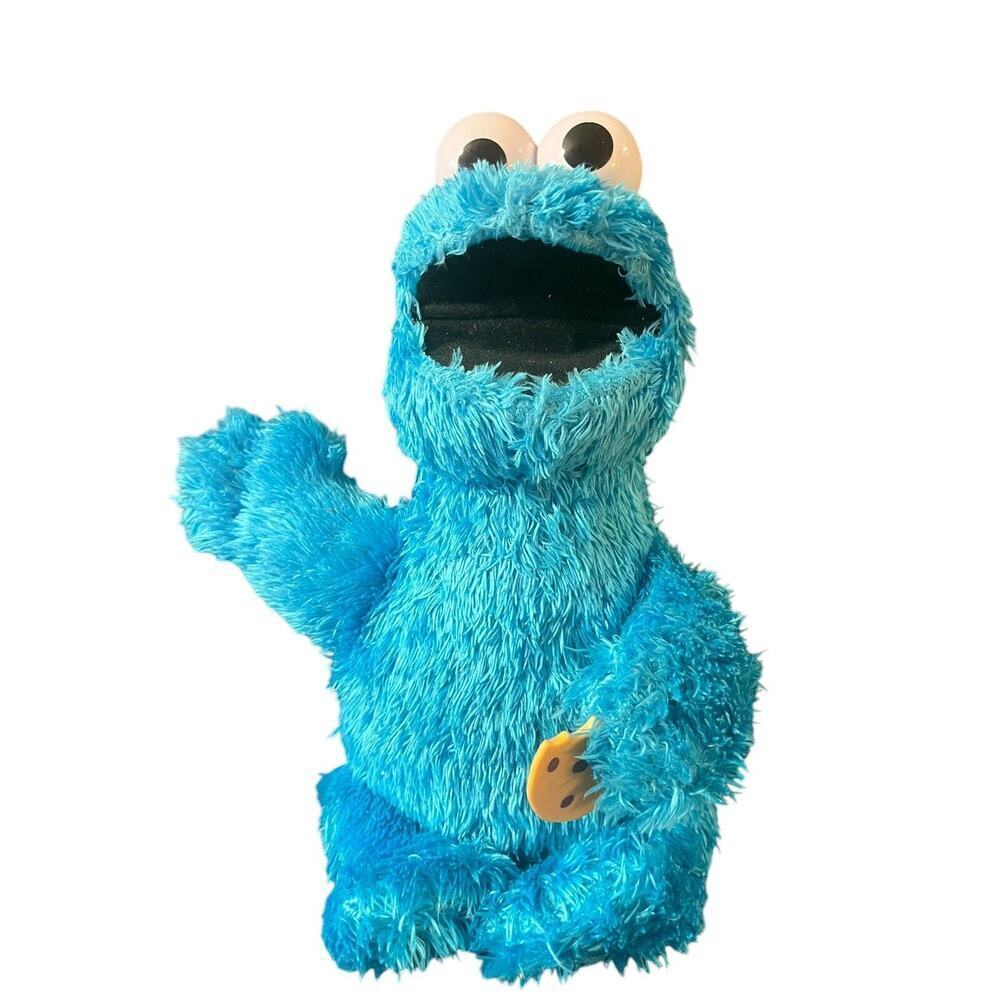 Hasbro Feed Me Cookie Monster Plush Talks Sings Vibrates Sesame Street 2017